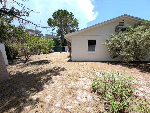8002 WOODVINE PLACE, Tampa, FL 33615