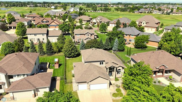 4375 58th Street S, Fargo, ND 58104