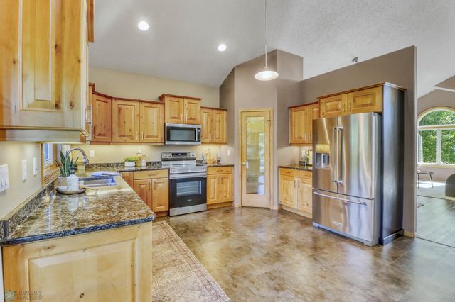 4375 58th Street S, Fargo, ND 58104