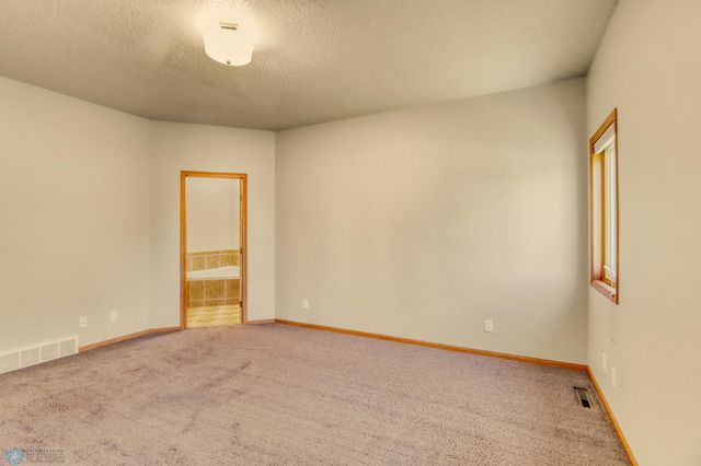 4375 58th Street S, Fargo, ND 58104
