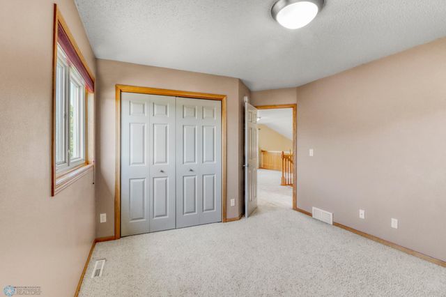 4375 58th Street S, Fargo, ND 58104