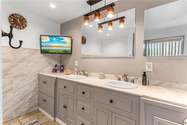 929 E Foothill 155, Upland, CA 91786