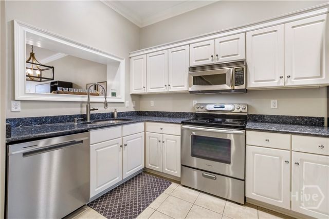 317 W Charlton Street, Savannah, GA 31401