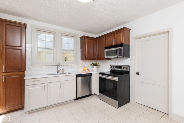6154 Rosslyn Avenue, Indianapolis, IN 46220