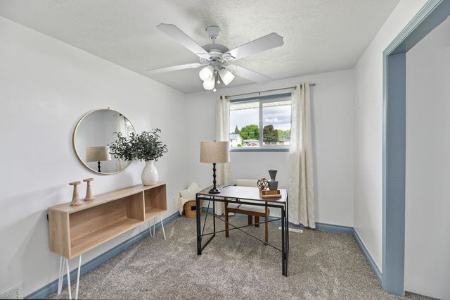 911 N Skipworth Rd, Spokane Valley, WA 99206