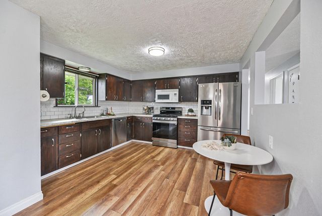 911 N Skipworth Rd, Spokane Valley, WA 99206