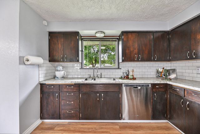 911 N Skipworth Rd, Spokane Valley, WA 99206