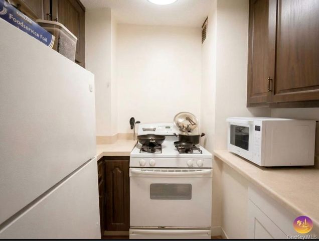 11817 Union Street 14J, Forest Hills, NY 11357