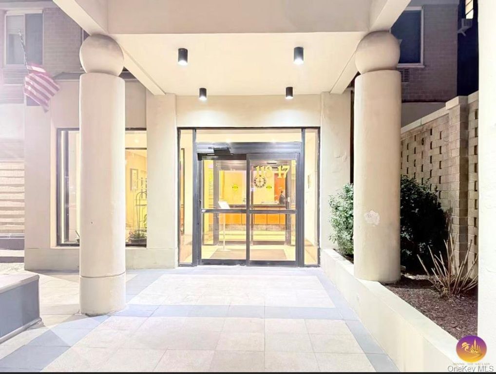 11817 Union Street 14J, Forest Hills, NY 11357