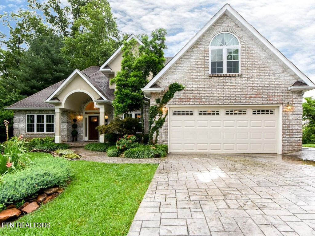 716 Devictor Drive, Maryville, TN 37801