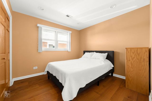 4433 Madison Avenue, Brookfield, IL 60513