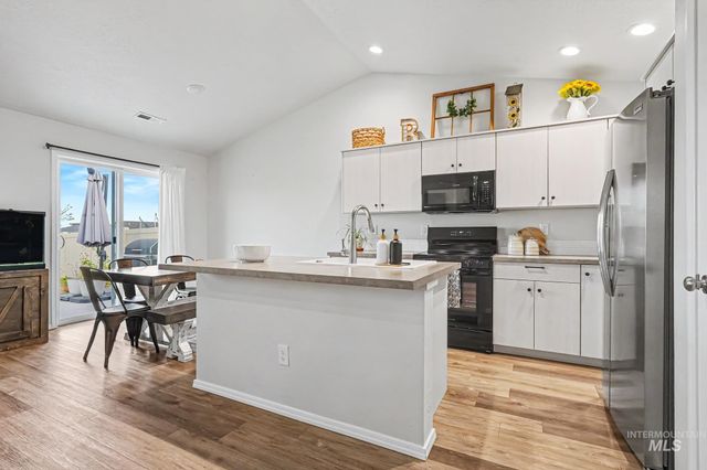 4593 S Taunton Ave, Nampa, ID 83686