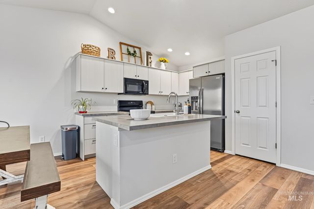4593 S Taunton Ave, Nampa, ID 83686