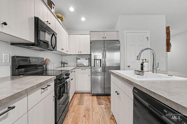 4593 S Taunton Ave, Nampa, ID 83686