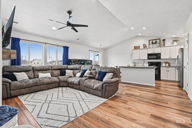4593 S Taunton Ave, Nampa, ID 83686