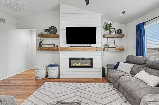 4593 S Taunton Ave, Nampa, ID 83686