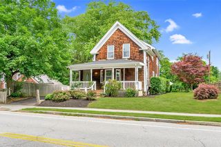 289 Asbury St, Hamilton, MA 01982