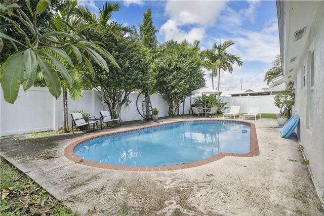 14529 Sunset Pine Drive, Delray Beach, FL 33445