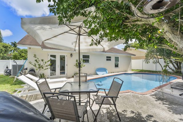 14529 Sunset Pine Drive, Delray Beach, FL 33445