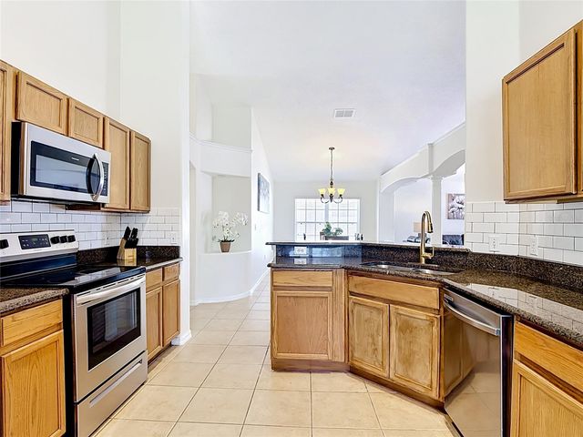 7949 GOLDEN POND CIR, Kissimmee, FL 34747
