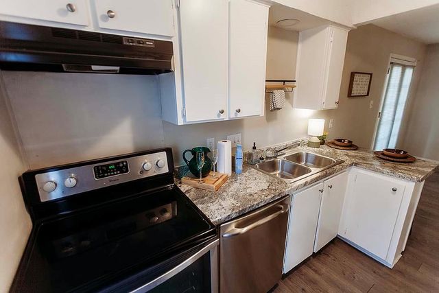 3712 Manchaca RD 7, Austin, TX 78704