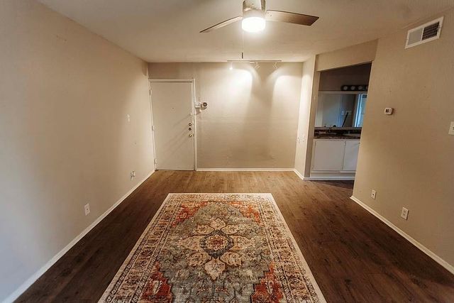 3712 Manchaca RD 7, Austin, TX 78704