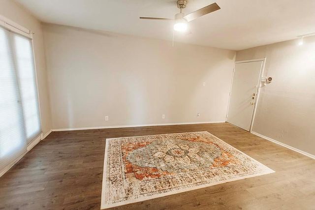 3712 Manchaca RD 7, Austin, TX 78704