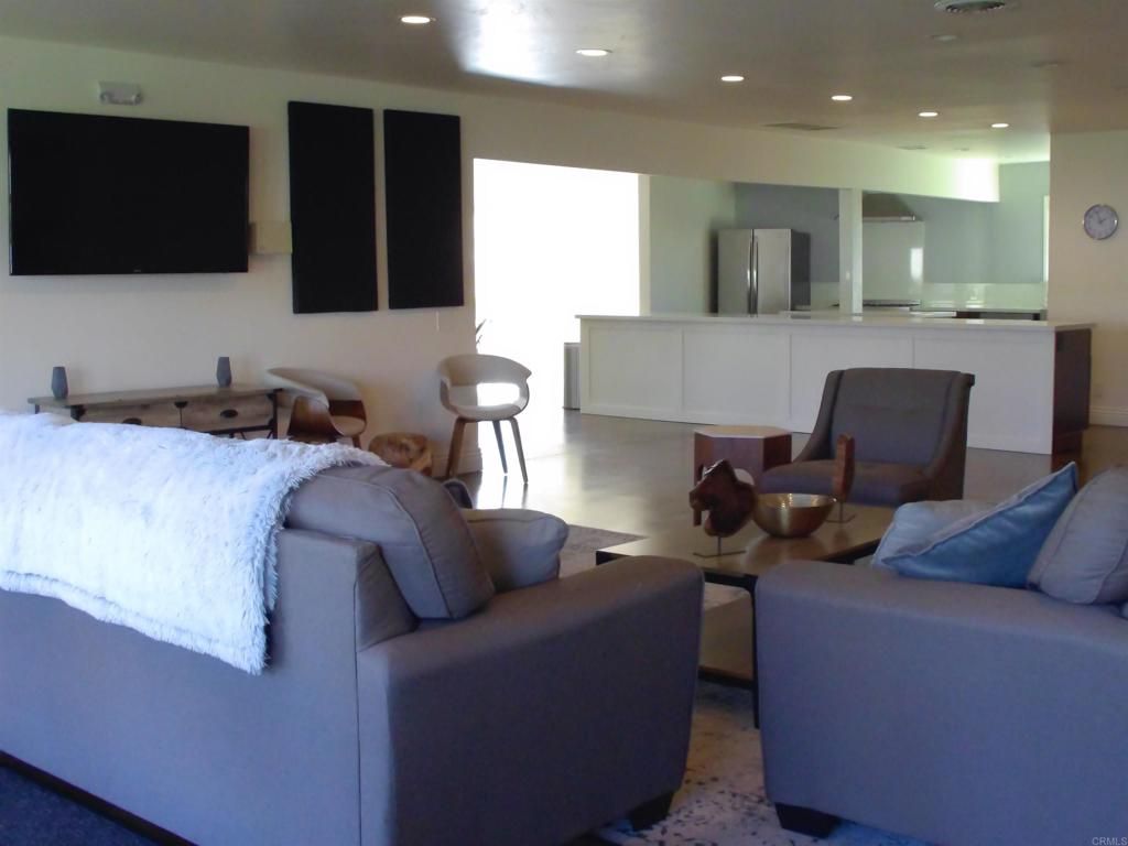 Image 22 of property listing at 2300 E Valley Parkway 7, Escondido, CA 92027