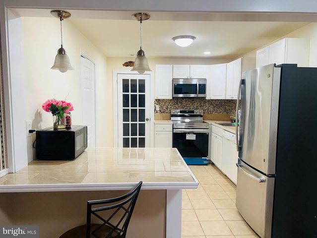 2807 KERNAL LN, Temple Hills, MD 20748