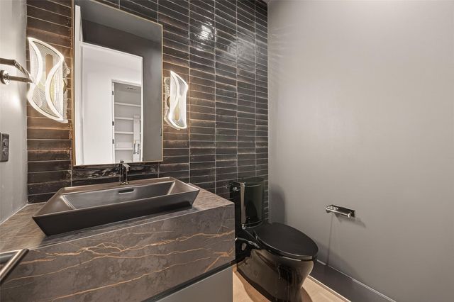 2232 Swift Boulevard, Houston, TX 77030