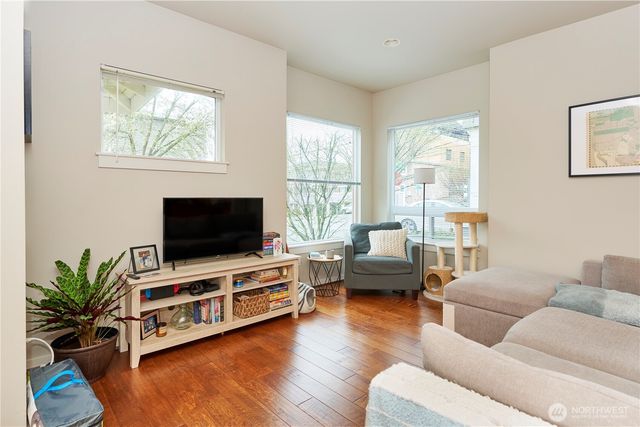 554 Prospect Street, Seattle, WA 98109