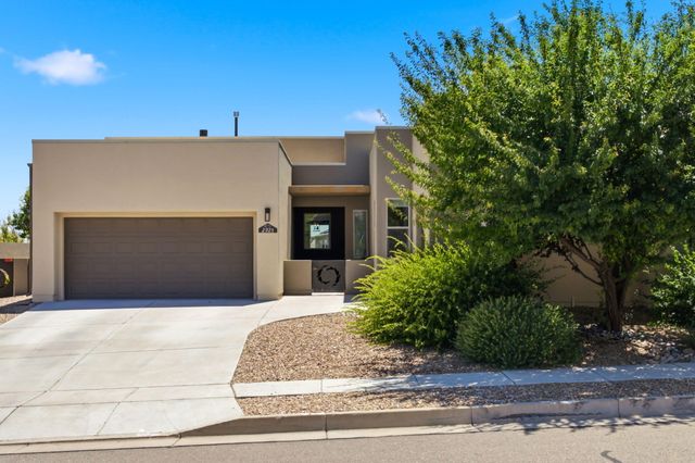 2925 Redondo Santa Fe NE, Rio Rancho, NM 87144