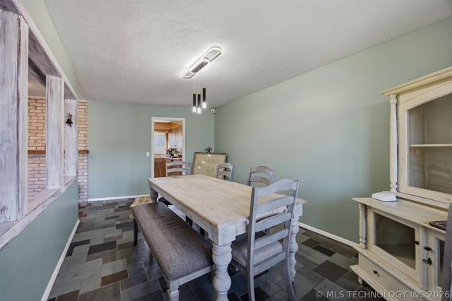 2108 Skyline Place, Bartlesville, OK 74006