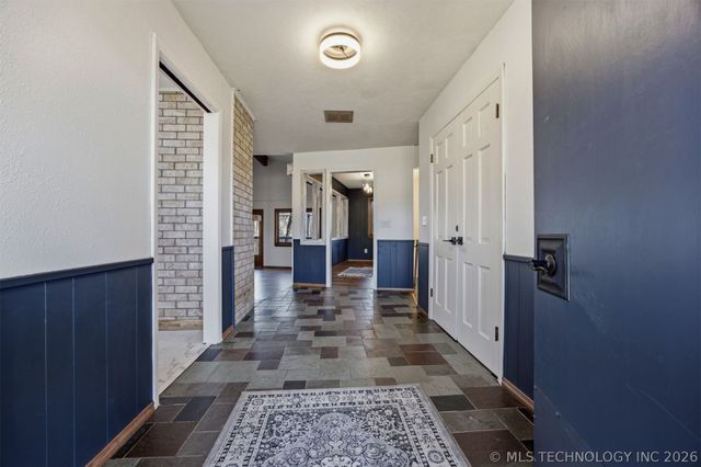 2108 Skyline Place, Bartlesville, OK 74006