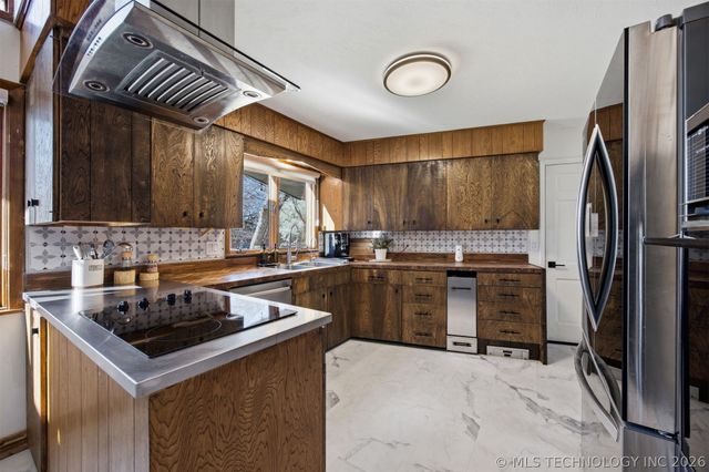 2108 Skyline Place, Bartlesville, OK 74006