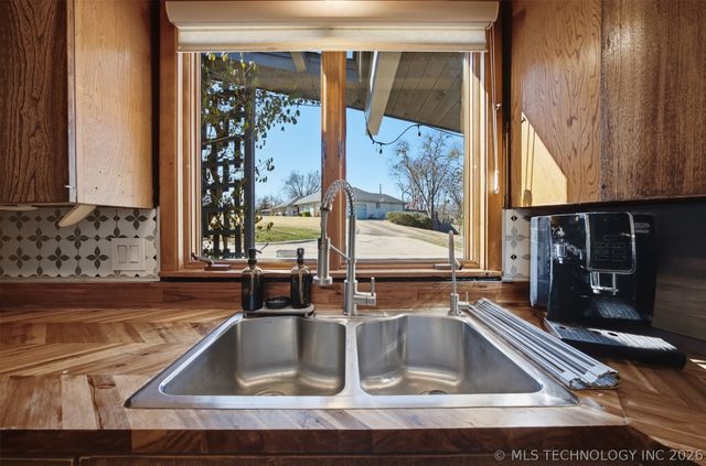 2108 Skyline Place, Bartlesville, OK 74006