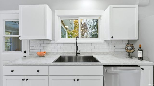 601 W Pettit Avenue, Fort Wayne, IN 46807