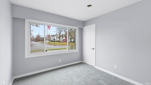 601 W Pettit Avenue, Fort Wayne, IN 46807