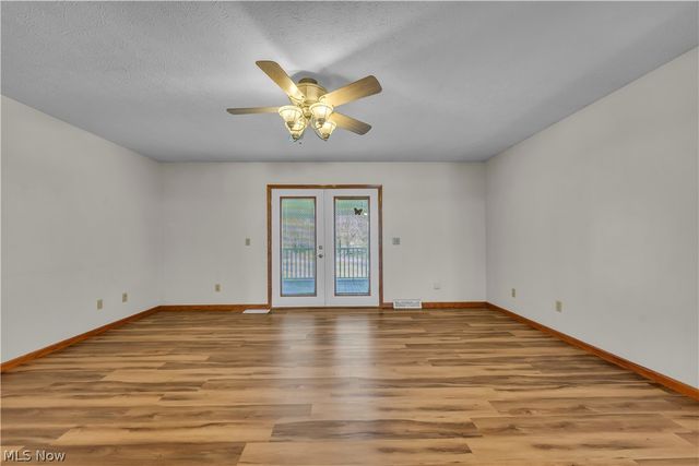 811 Tarry Lane, Amherst, OH 44001