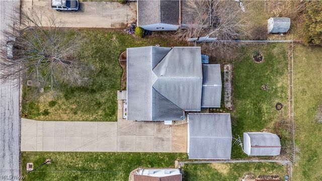 811 Tarry Lane, Amherst, OH 44001