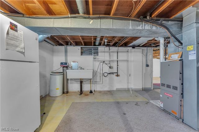 811 Tarry Lane, Amherst, OH 44001