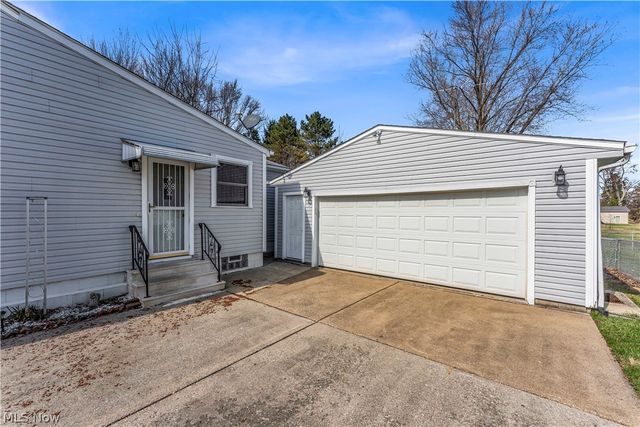 811 Tarry Lane, Amherst, OH 44001