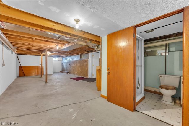 811 Tarry Lane, Amherst, OH 44001