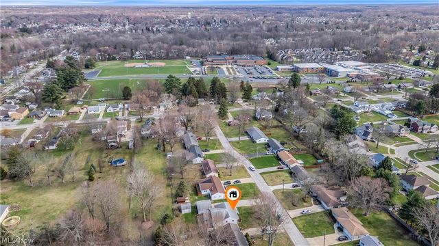 811 Tarry Lane, Amherst, OH 44001