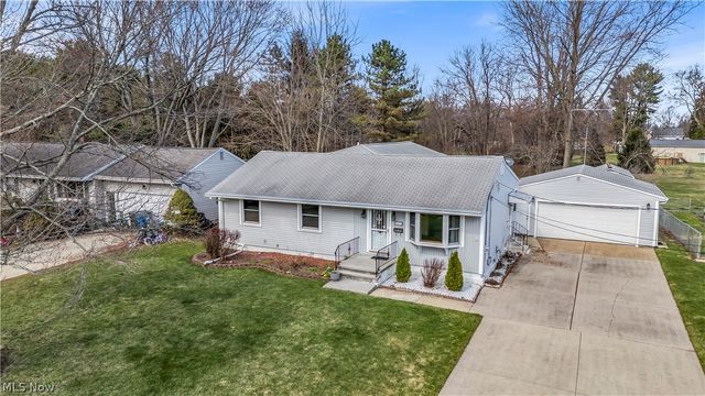 811 Tarry Lane, Amherst, OH 44001
