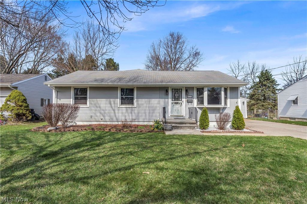 811 Tarry Lane, Amherst, OH 44001