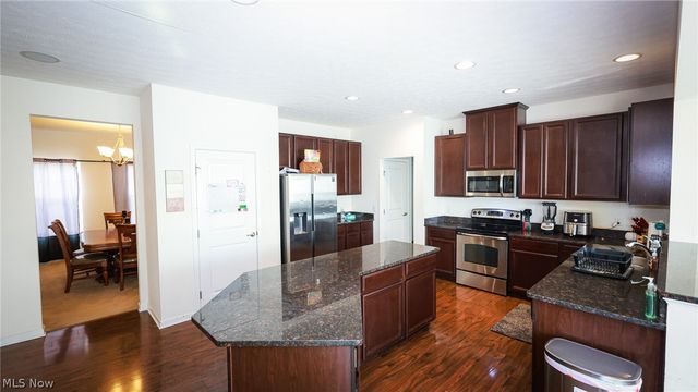 6572 Birchbark Avenue NE, Canton, OH 44721