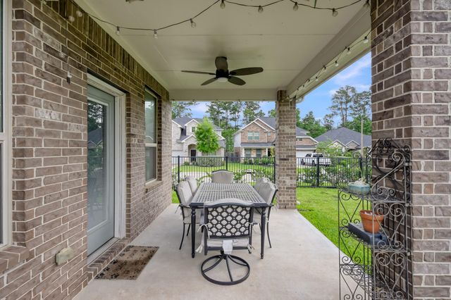 236 Rose Gum Court, Conroe, TX 77318