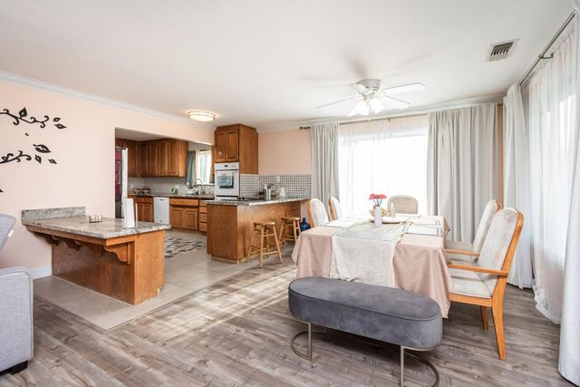 6851 Aleta Way, Sacramento, CA 95842