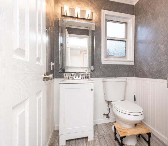 6851 Aleta Way, Sacramento, CA 95842